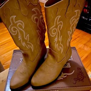 Size 10  Western Cowboy Boots